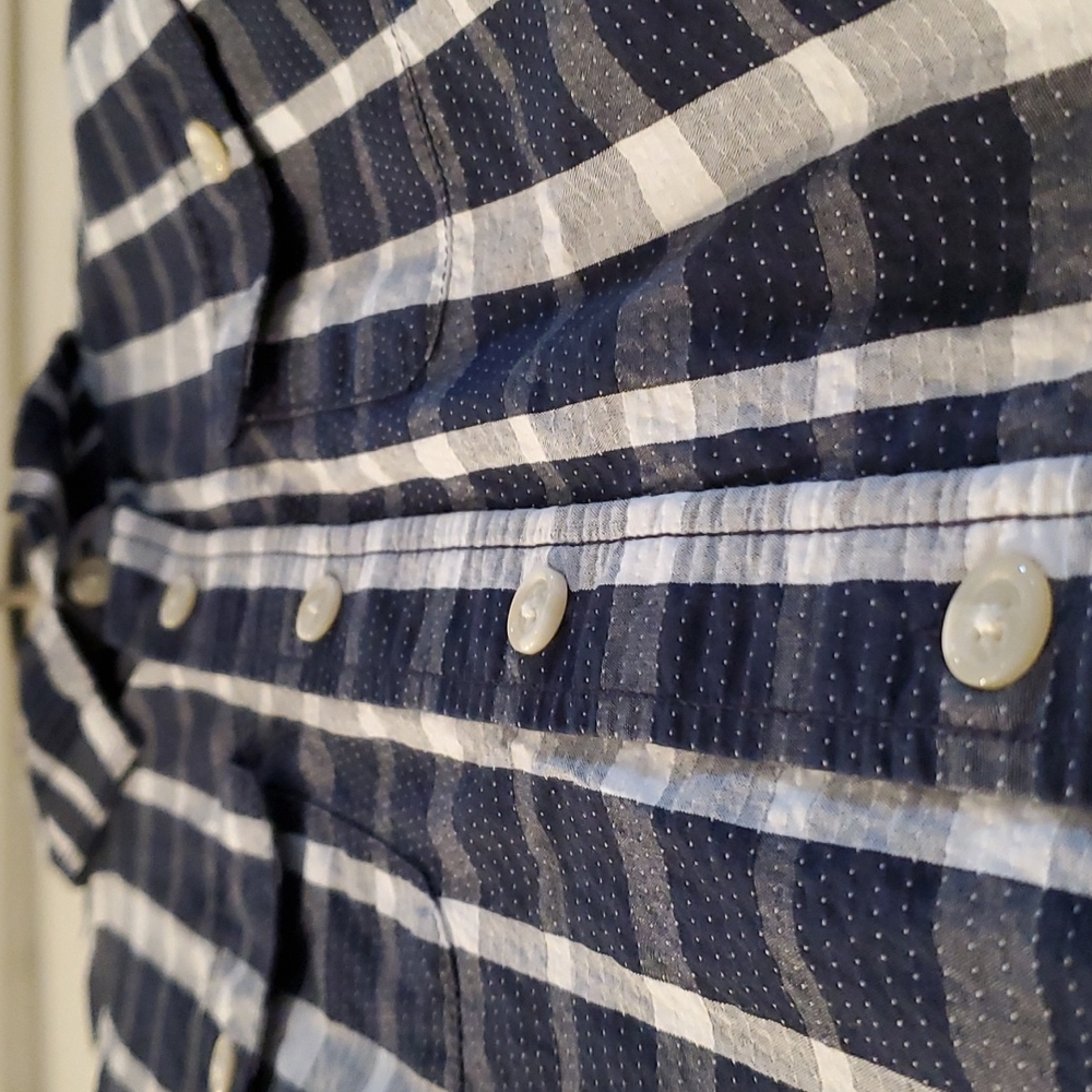 Old Navy button down short sleeve shirt, Size 10-12 - Picture 2 of 4